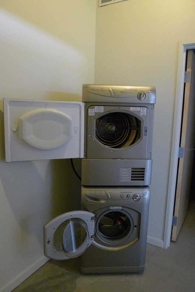 35 Burroughs St - Photo 4 of 23