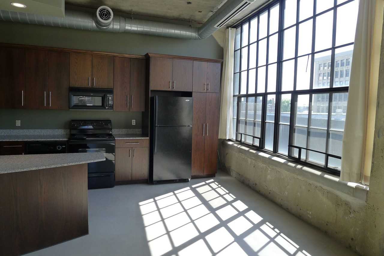 35 Burroughs St - Photo 5 of 23