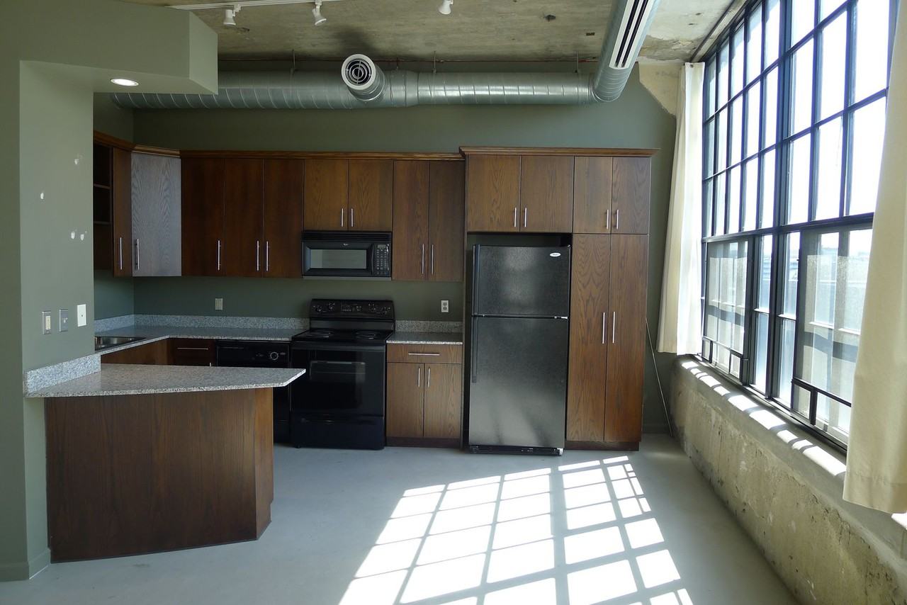 35 Burroughs St - Photo 7 of 23