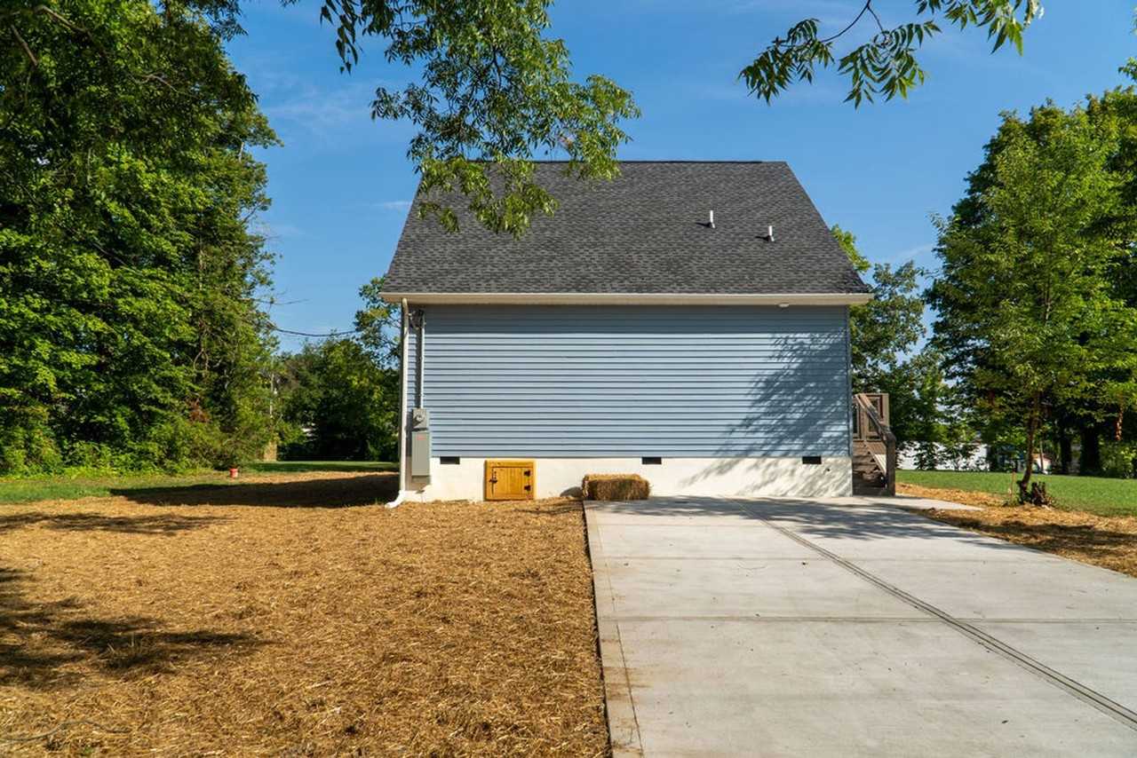 3218 Linden Ave - Photo 4 of 25