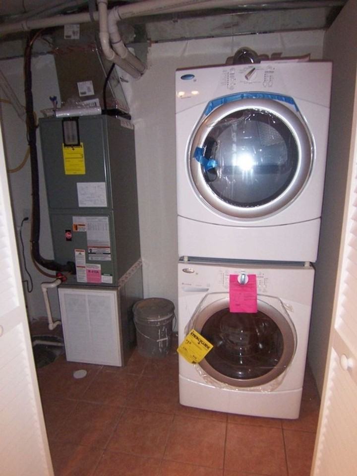 1116 8th St Ne #B - Photo 7 of 9