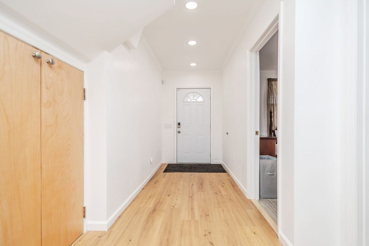 138 D View Ave - Photo 5 of 38