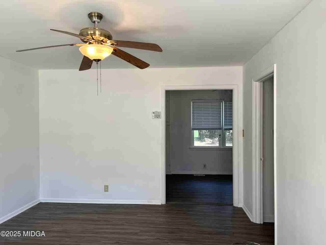 3347 Thunderbird Rd - Photo 3 of 27