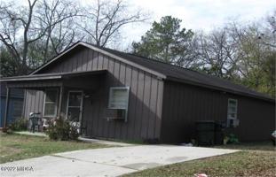 featured image of 3634 Dawn St