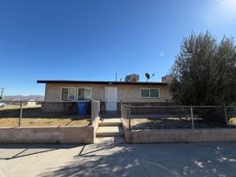 featured image of 900\902 E. NAVAJO STREET