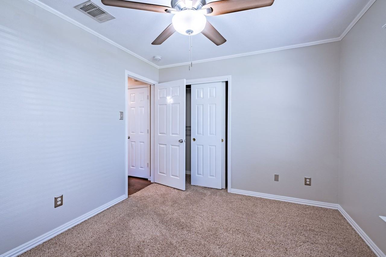 645 Fort Thomas Pl - Photo 6 of 28