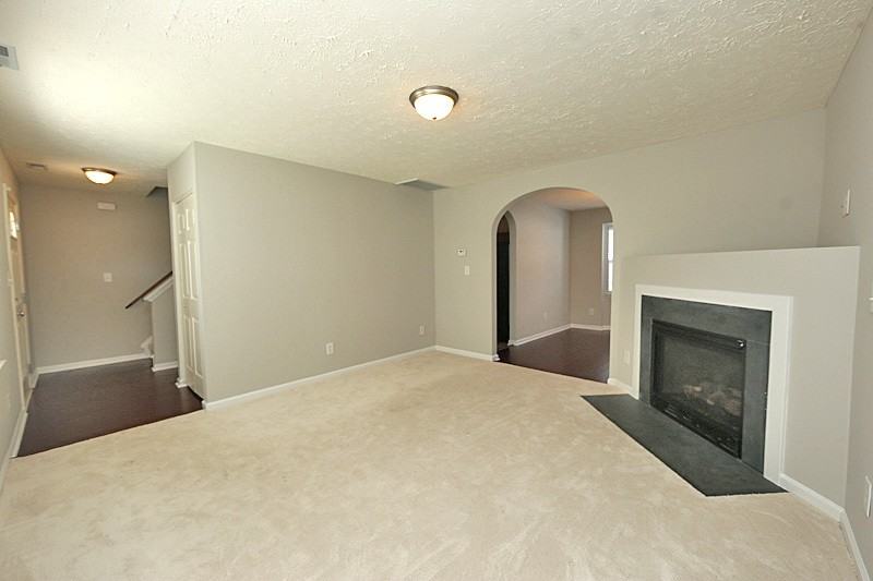 1909 Raj Dr - Photo 3 of 15