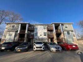 featured image of 422 W 5th St