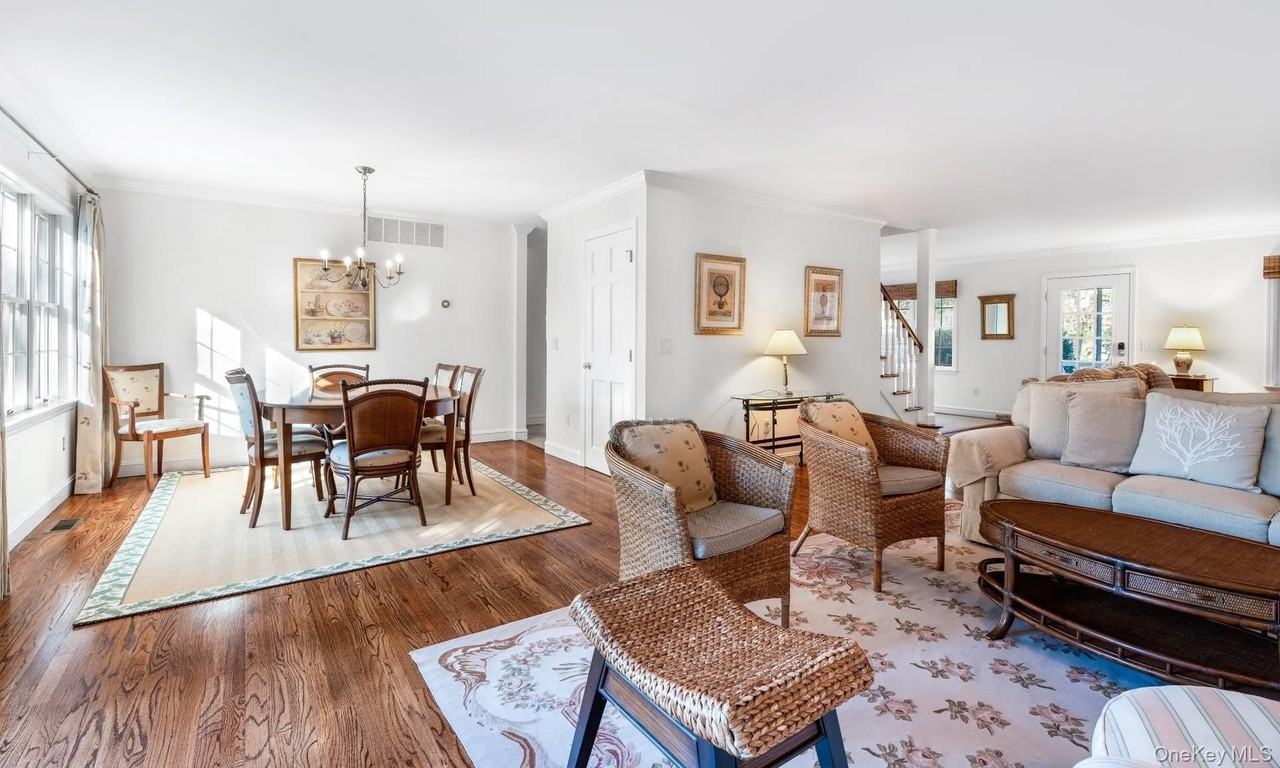 45 Quogue St - Photo 4 of 18