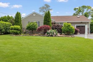 featured image of 13 Colonial Ln