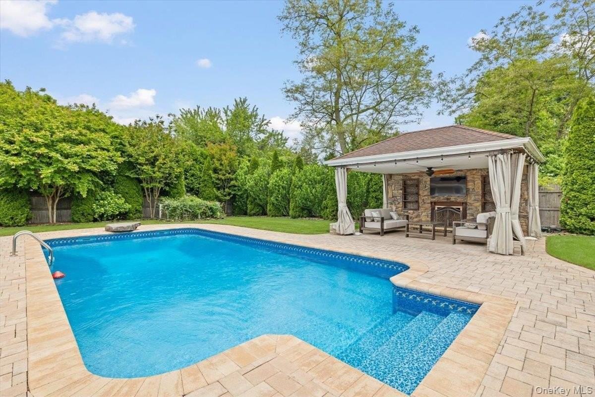 13 Colonial Ln - Photo 6 of 39