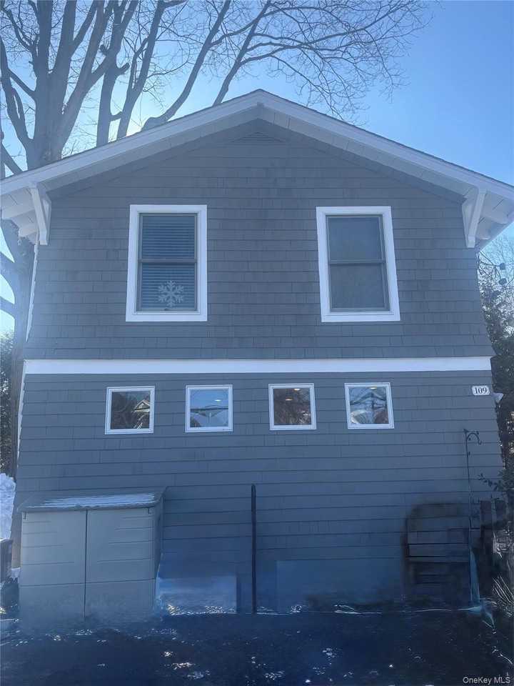 109 14th Ave - Photo 2 of 11