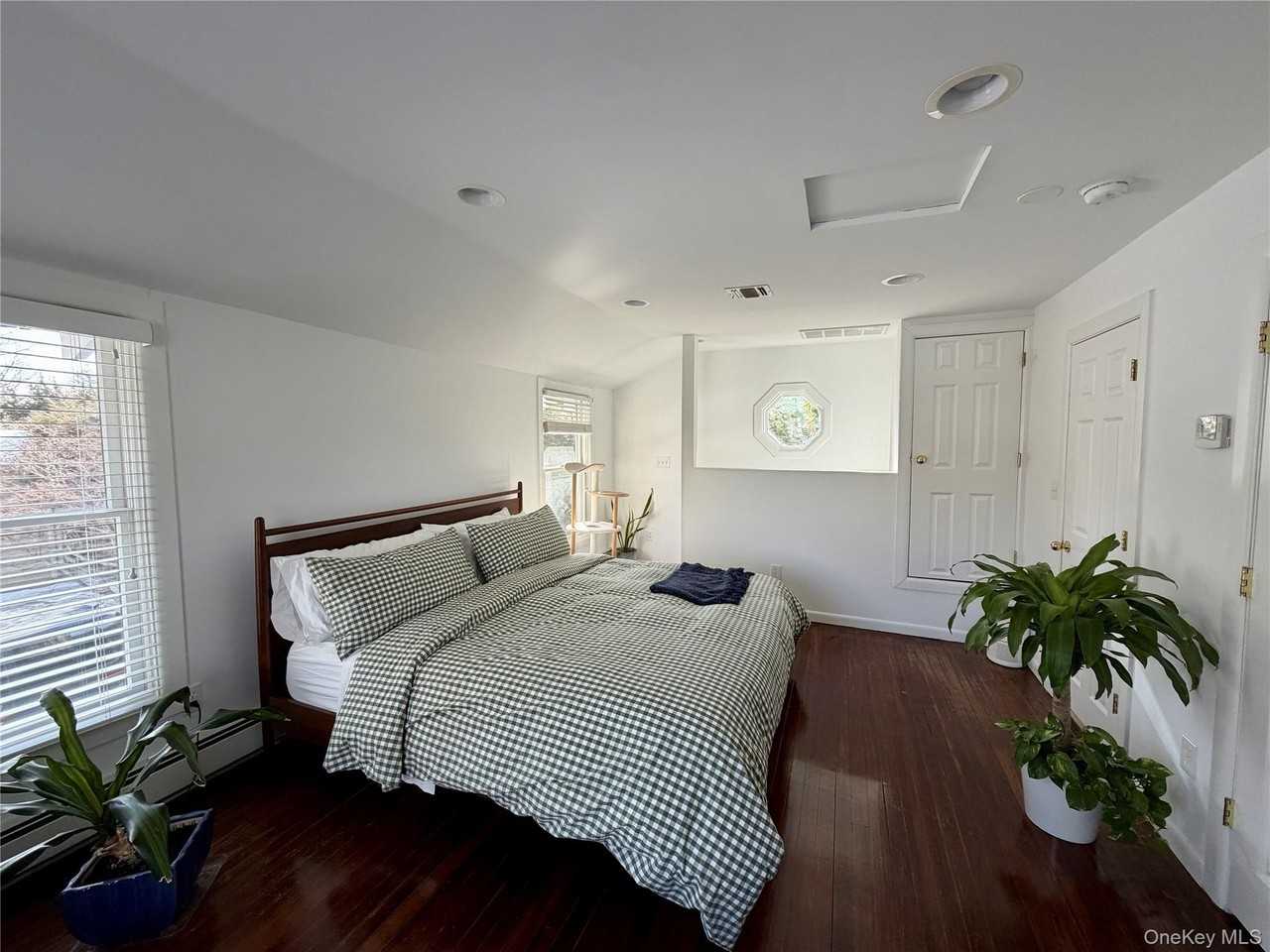 109 14th Ave - Photo 7 of 11