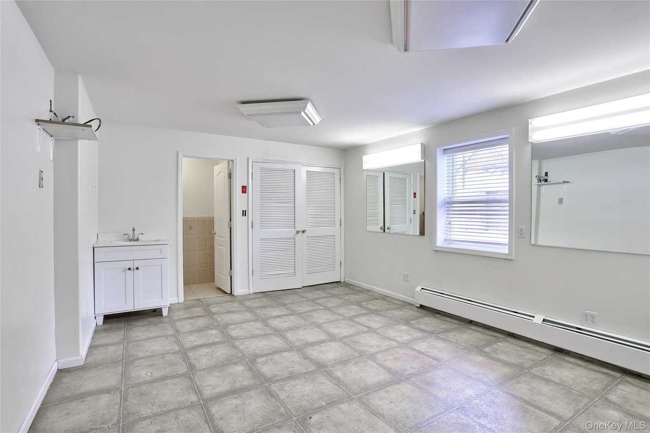 160 Saddle River Rd Unit B #B - Photo 4 of 14