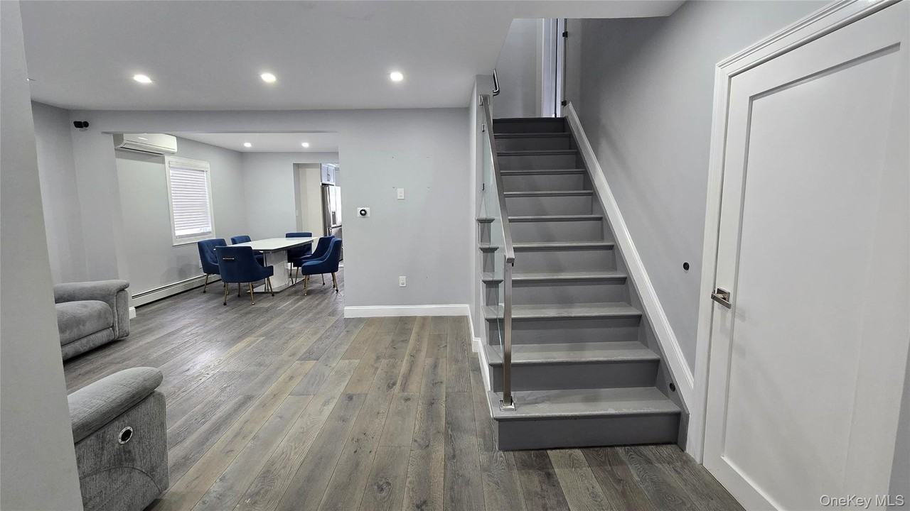 8006 209th St - Photo 3 of 25