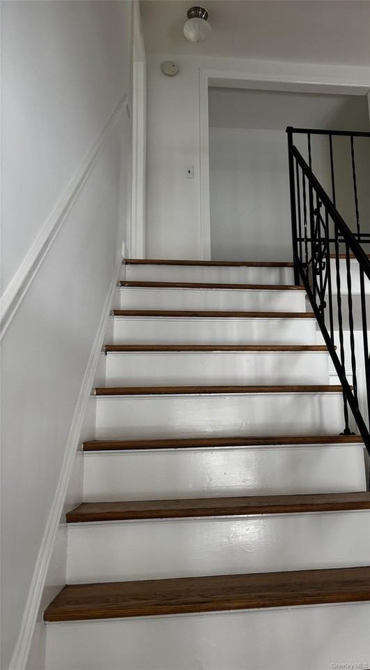 35 Lone Oak Dr - Photo 2 of 8