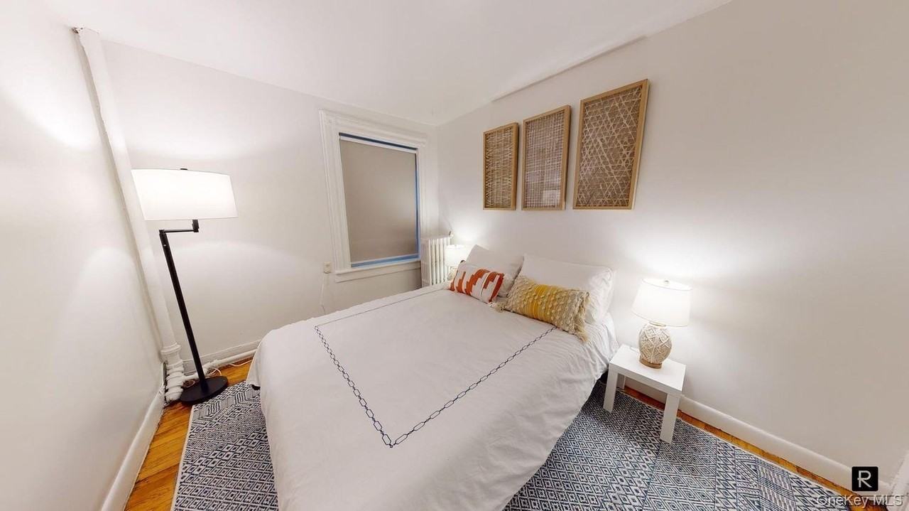 31 W 10th St Apt 1r #1R - Photo 7 of 10