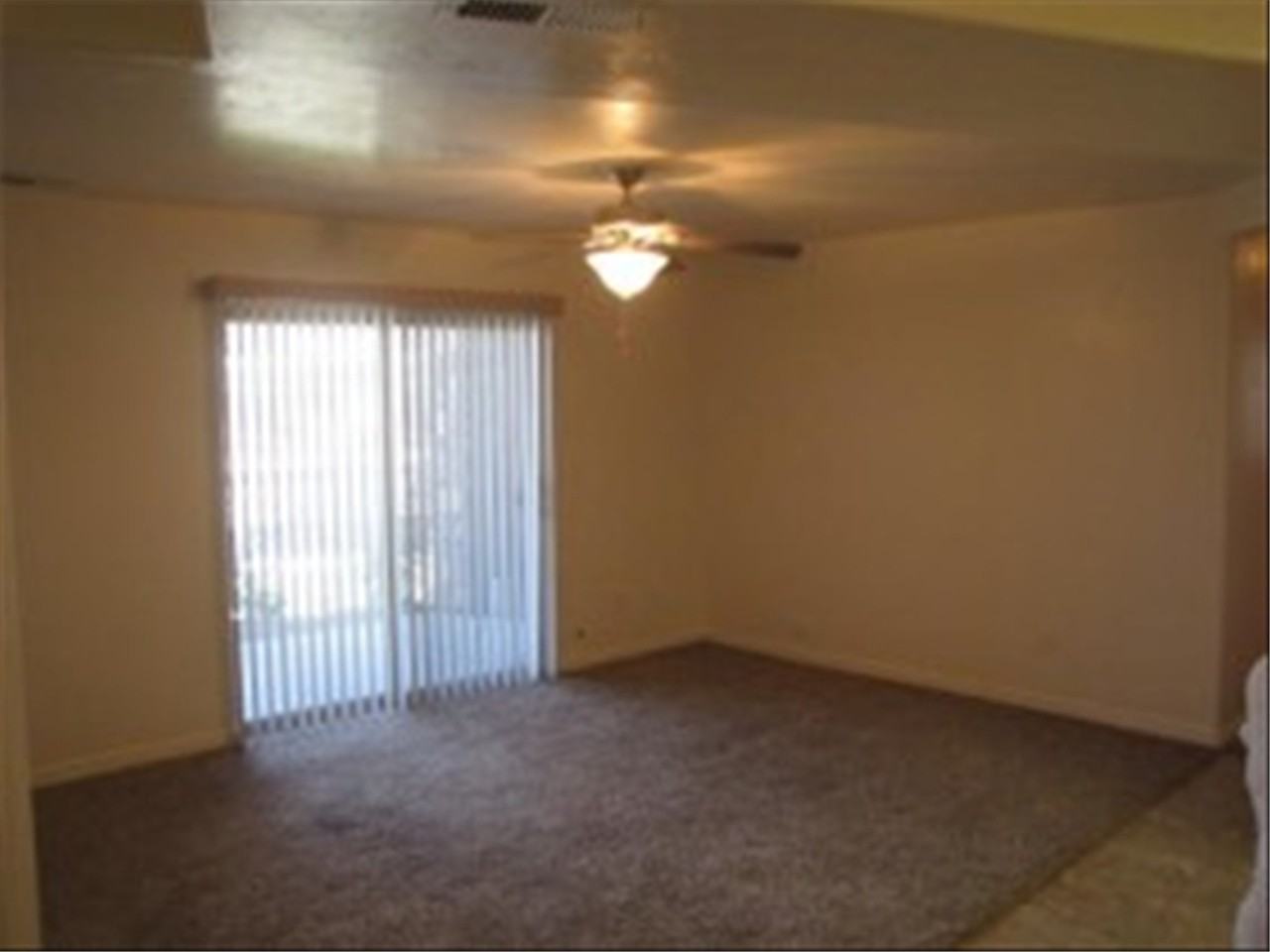 27 W Main St - Photo 4 of 10