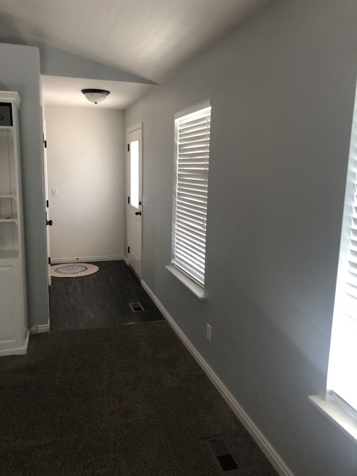 445 E St - Photo 4 of 23