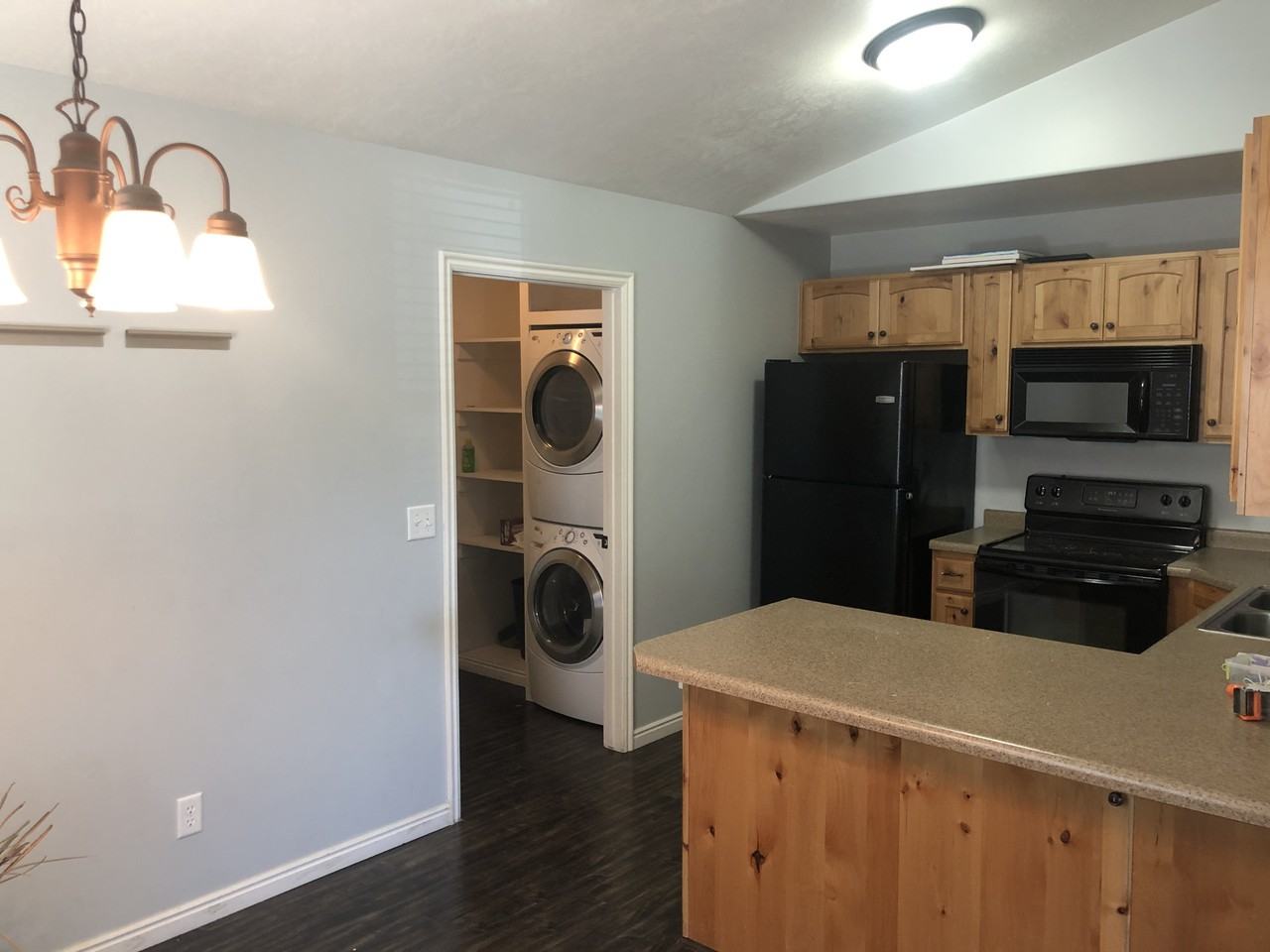 445 E St - Photo 5 of 23