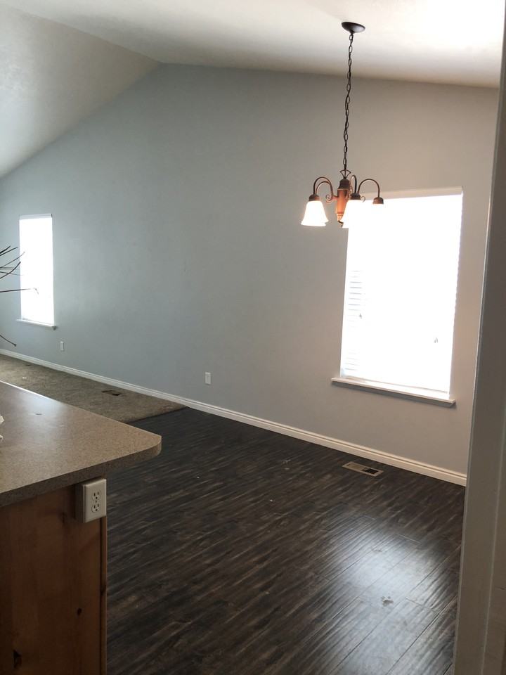 445 E St - Photo 6 of 23