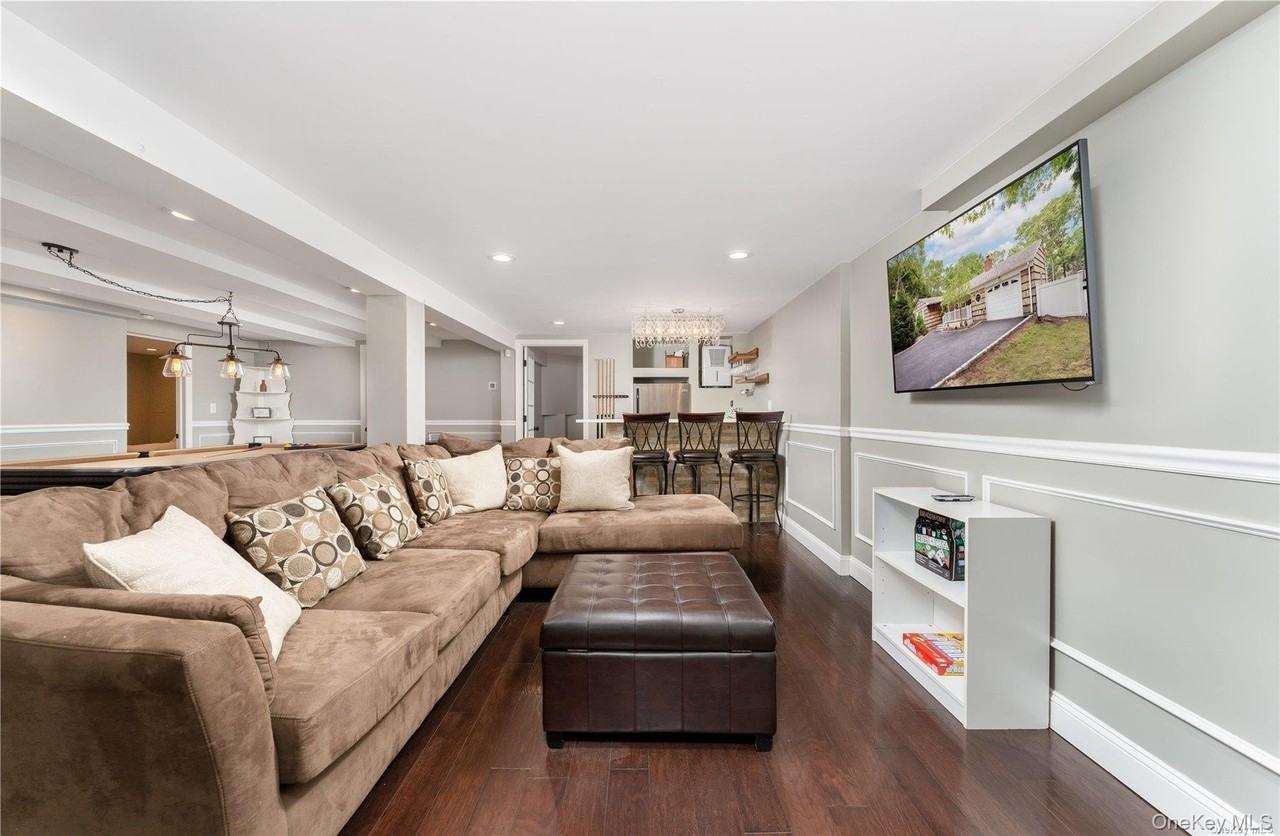 8 Wakeman Ct - Photo 2 of 21