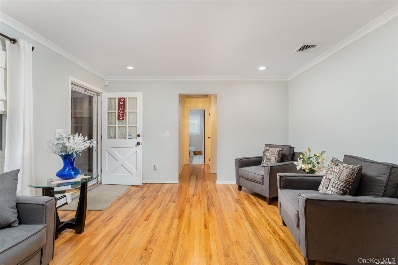 8 Wakeman Ct - Photo 3 of 23