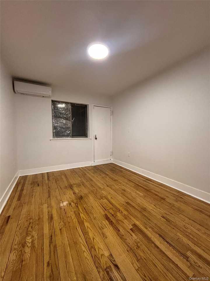 730 E 217th St - Photo 7 of 8