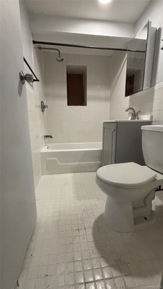 1527 E 172nd St Unit 1a #1A - Photo 6 of 6