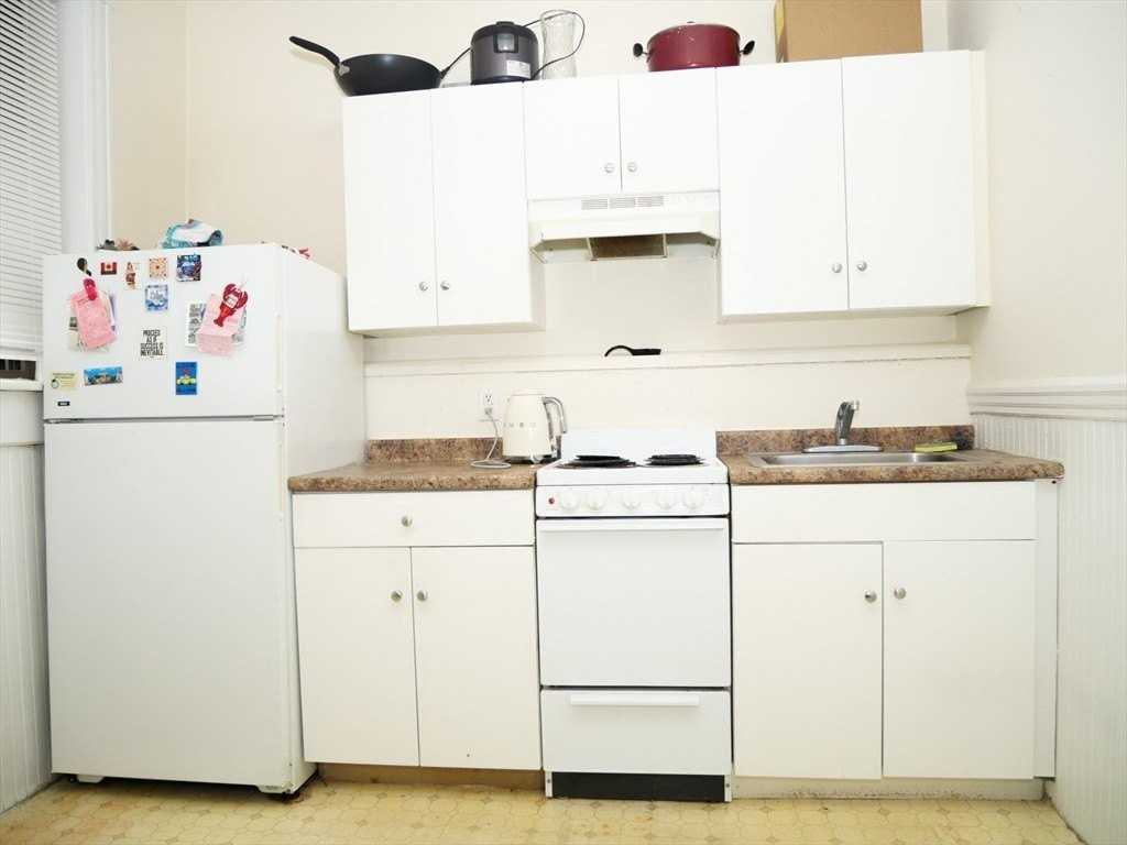 1378 Beacon St Apt 10 #10 - Photo 2 of 5