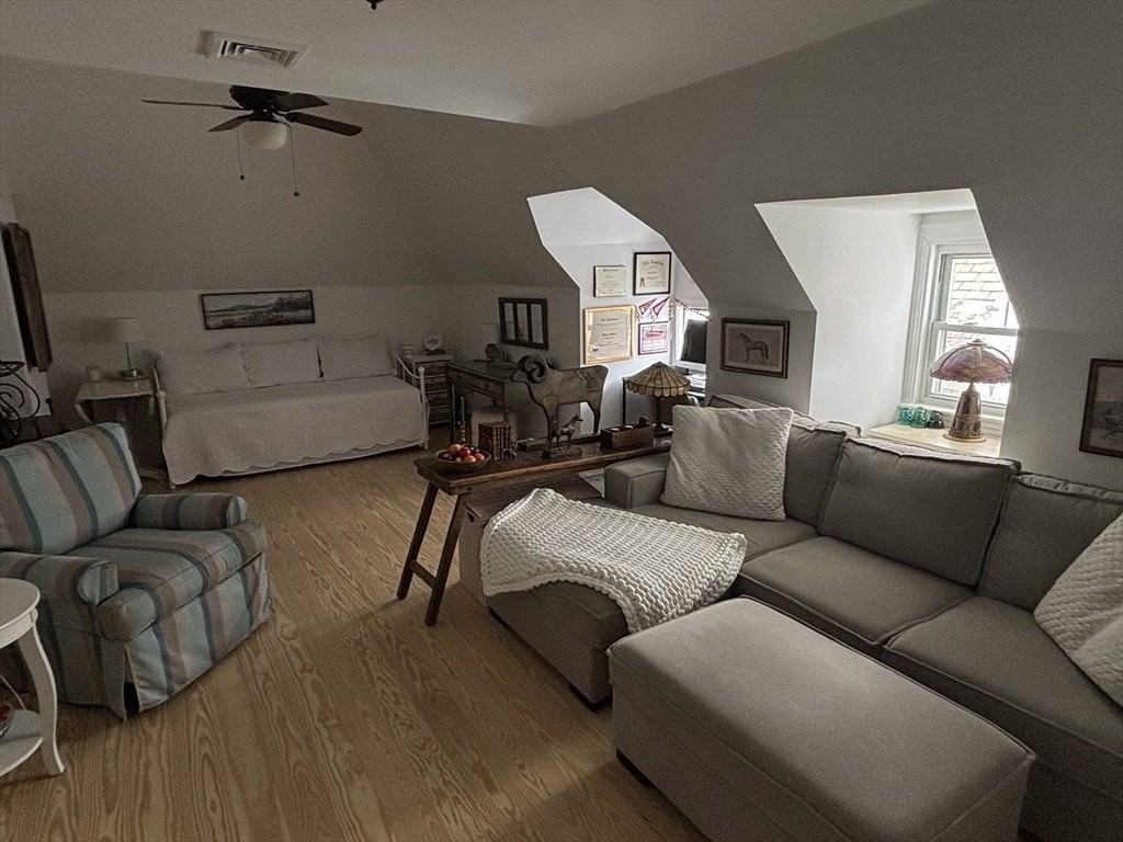 5 Horton St Apt F #F - Photo 2 of 18