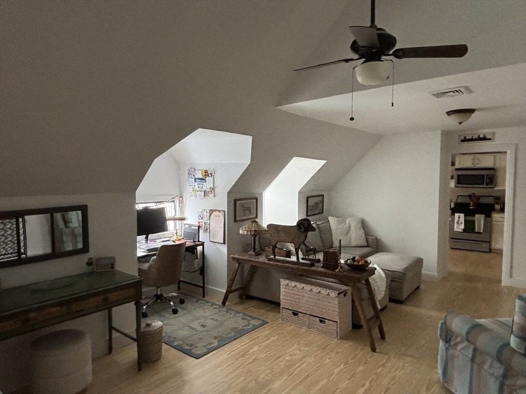 5 Horton St Apt F #F - Photo 5 of 18