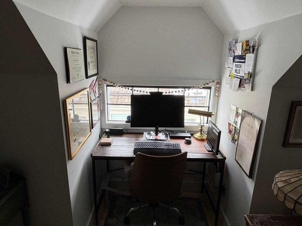 5 Horton St Apt F #F - Photo 6 of 18