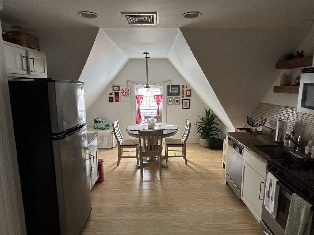 5 Horton St Apt F #F - Photo 7 of 18