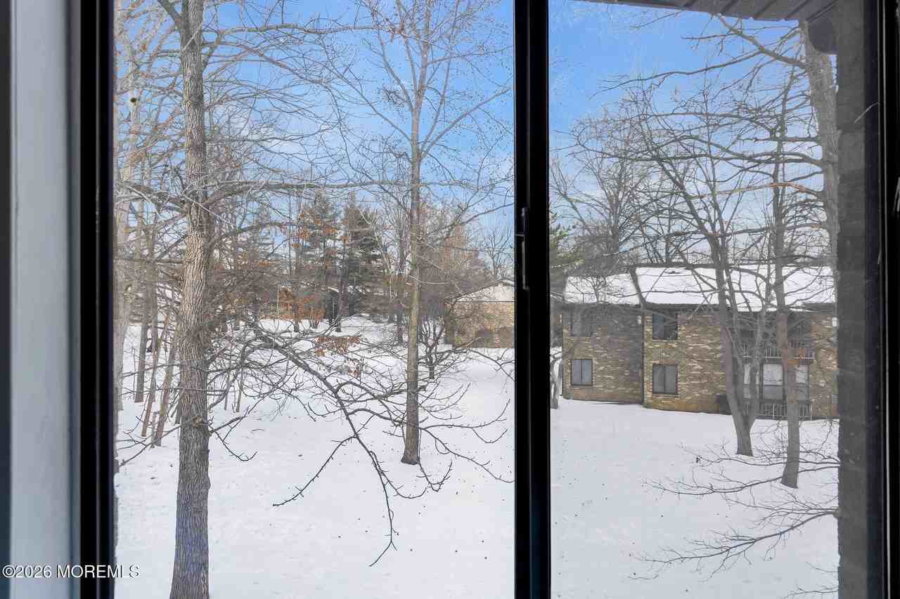 160 Cross Slope Ct #J - Photo 2 of 15