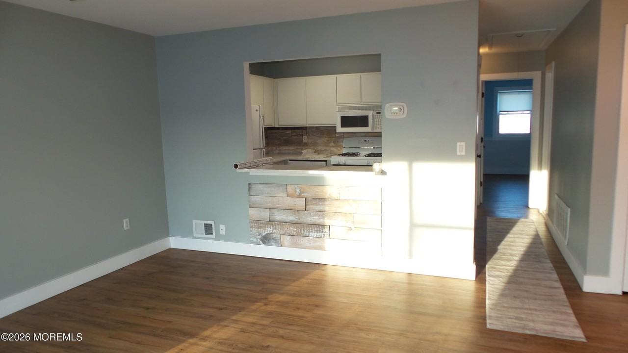 3403 Bridge Ave Apt 3 #3 - Photo 2 of 11