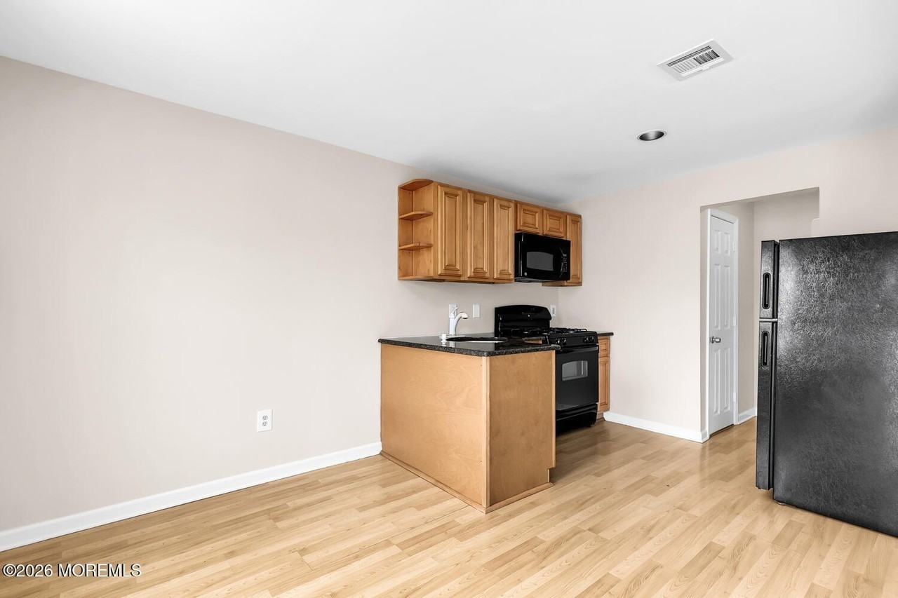 209 Bay Ave Unit Fd #FD - Photo 7 of 31