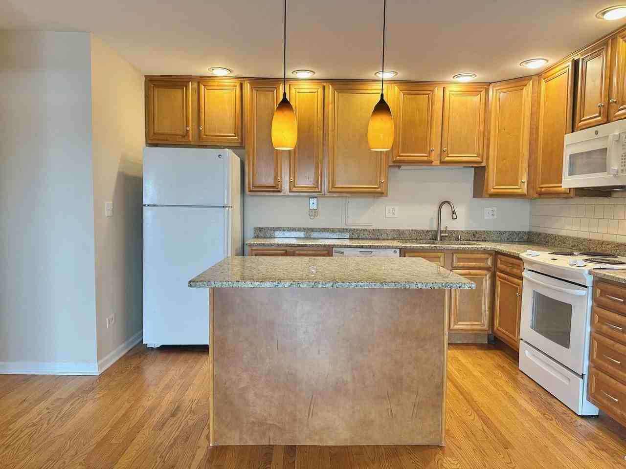 870 E Old Willow Rd Apt 261 #261 - Photo 3 of 10