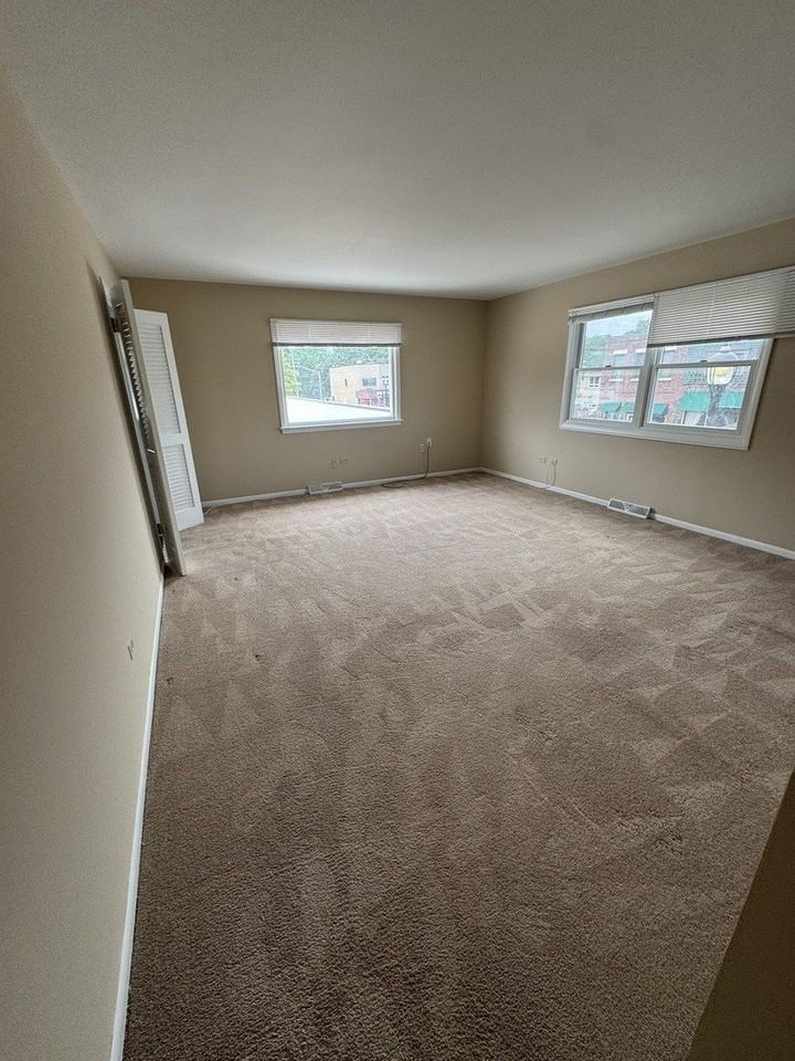 17 E Park St Unit 1 #1 - Photo 4 of 15