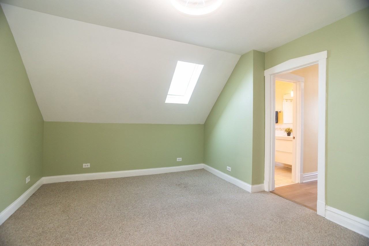 1330 W Norwood St Apt 3 #3 - Photo 3 of 14