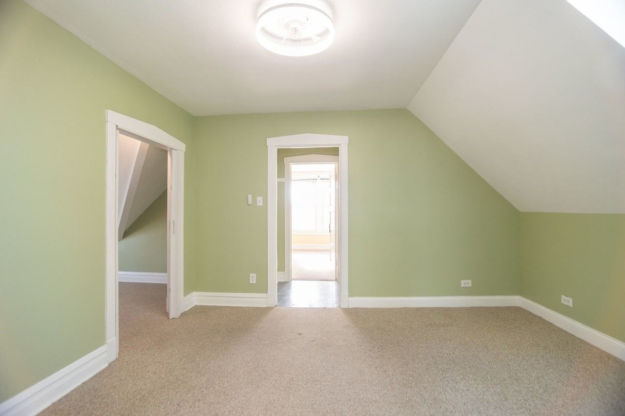 1330 W Norwood St Apt 3 #3 - Photo 5 of 14