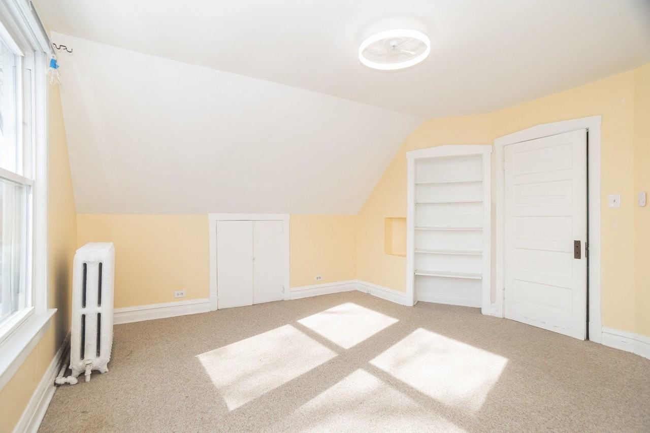 1330 W Norwood St Apt 3 #3 - Photo 7 of 14