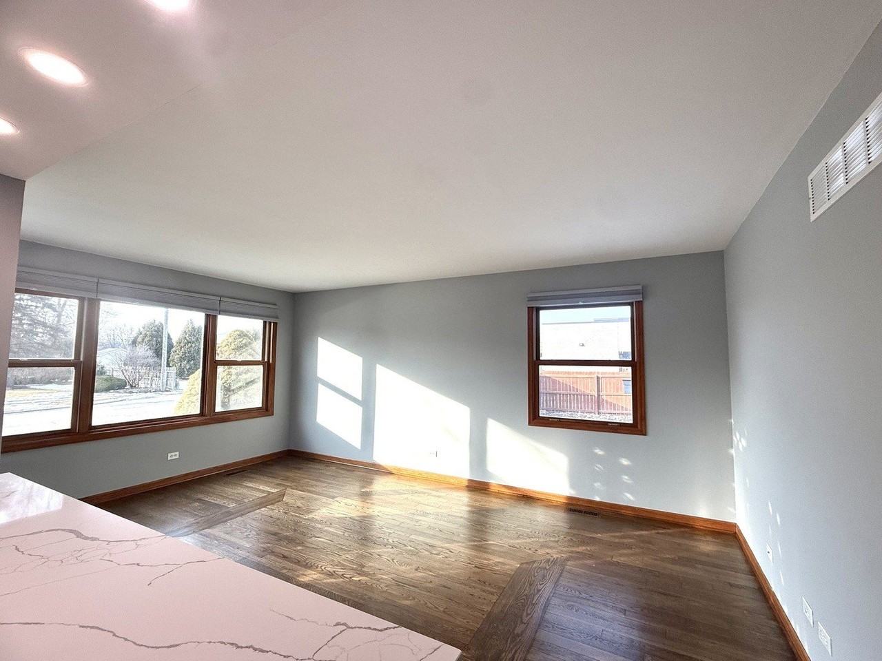 267 N Idlewild Ave - Photo 3 of 28