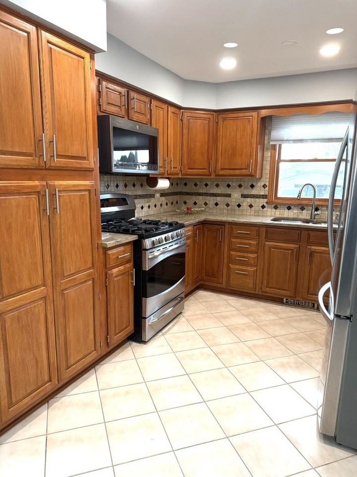 267 N Idlewild Ave - Photo 4 of 28