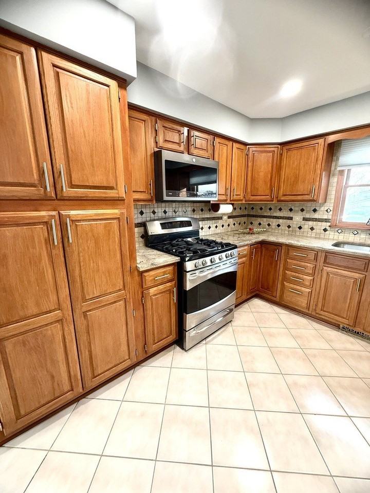 267 N Idlewild Ave - Photo 7 of 28