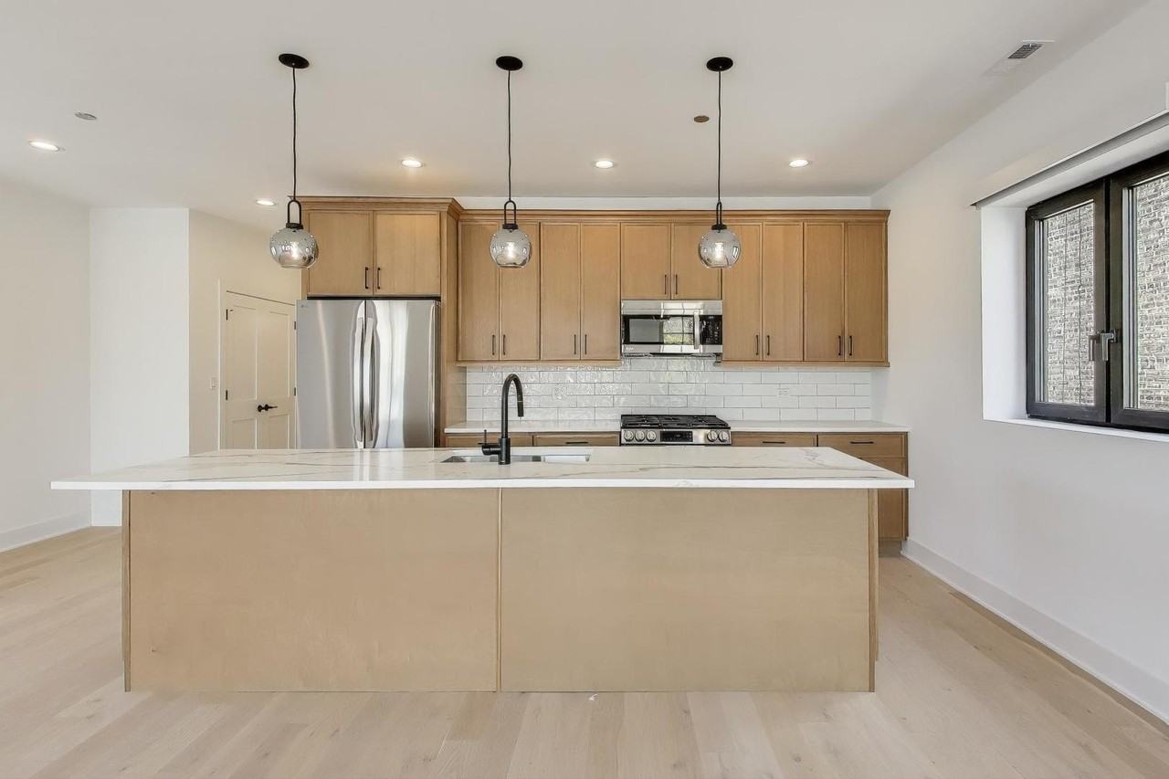 1619 W Lawrence Ave Apt 3 #3 - Photo 5 of 19