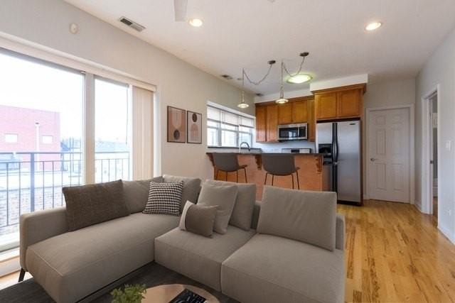 2836 N Dawson Ave Apt 3w #3W - Photo 4 of 15