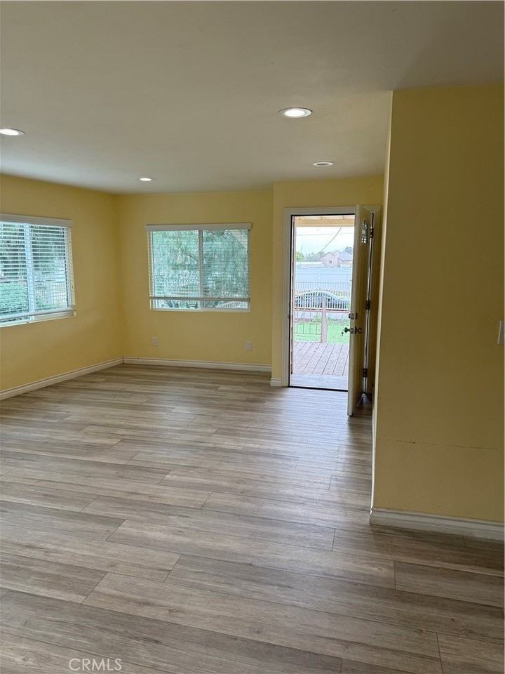 33065 Penrose St - Photo 6 of 17