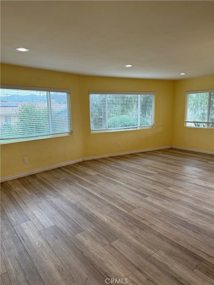 33065 Penrose St - Photo 7 of 17