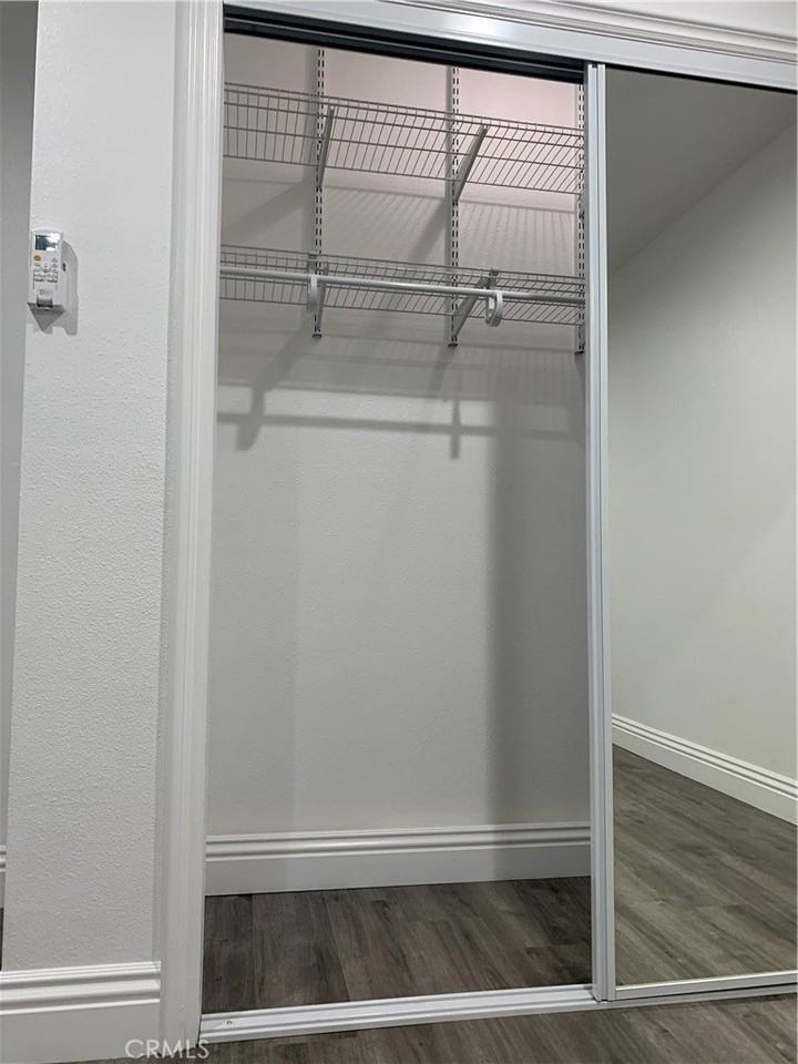 4756 Foxborough Ct - Photo 5 of 6